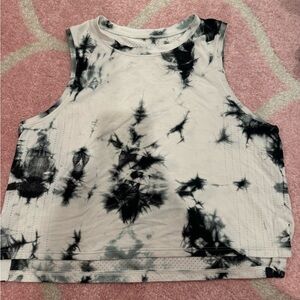 lululemon size 4 tank!! so cute! never worn